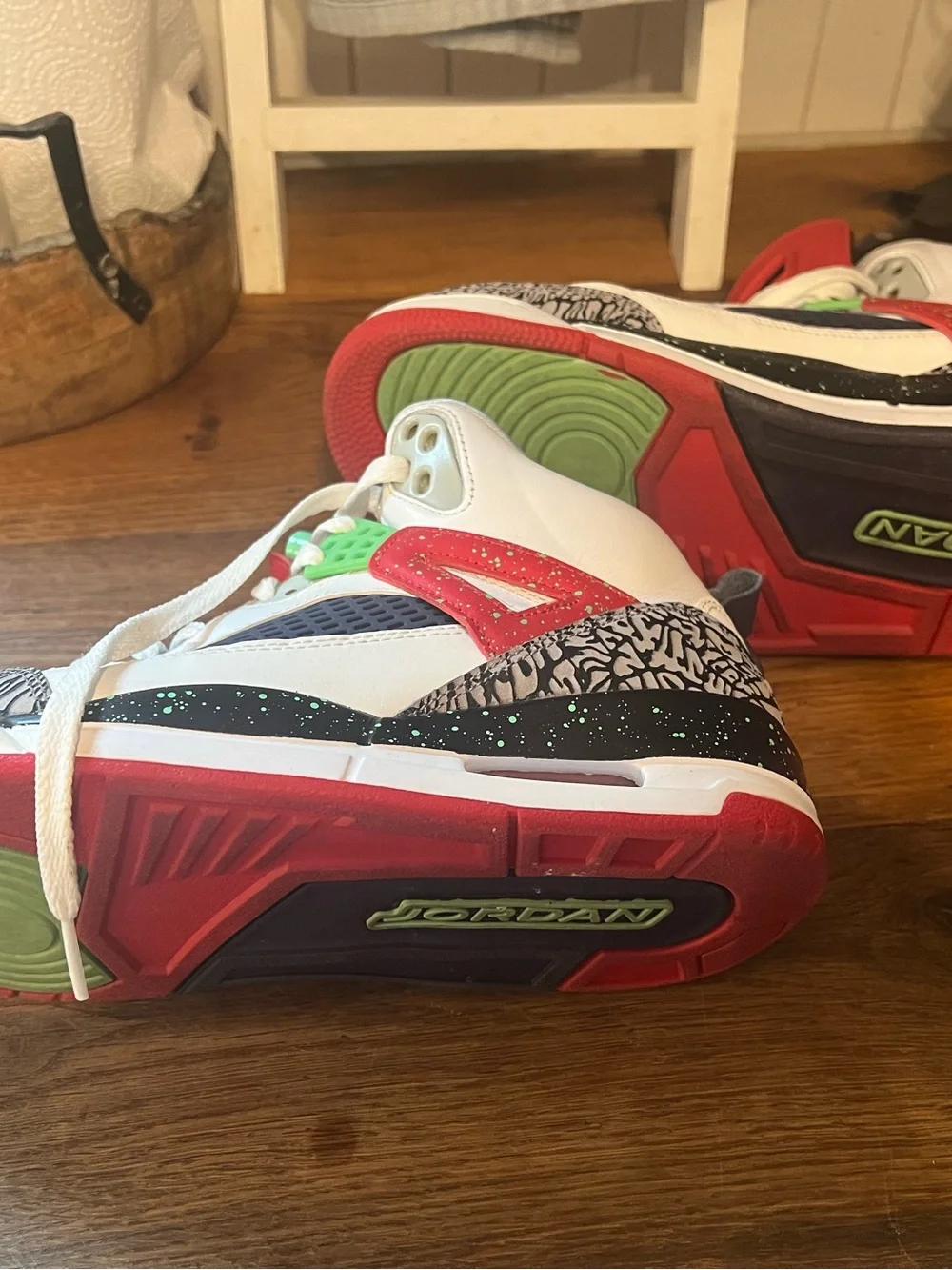 Air Jordan Spizike- White/Red